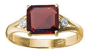 Кольцо из красного золота с бриллиантами и альмандином