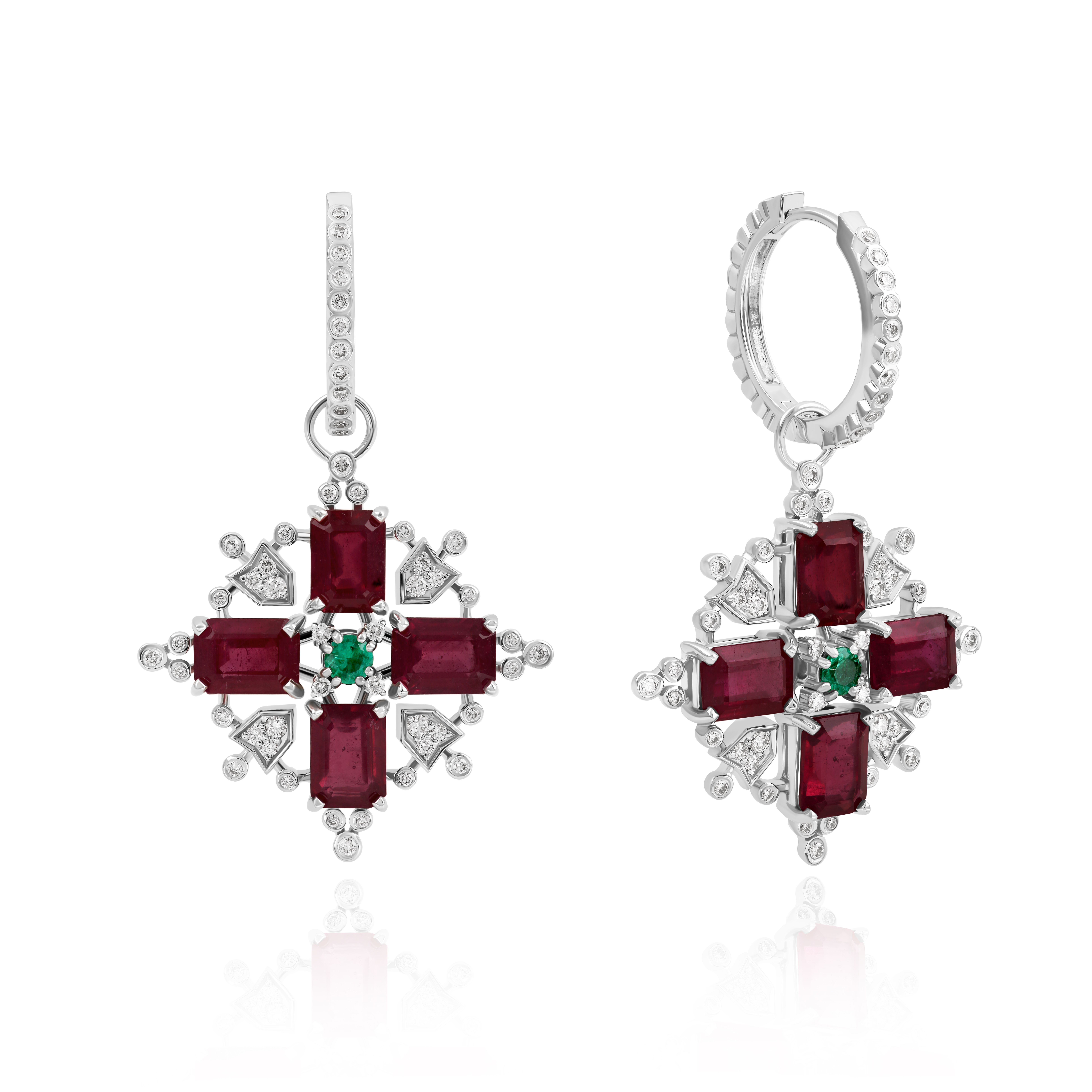 Серьги из белого золота с бриллиантами, изумрудами и рубинами 11.83 ct