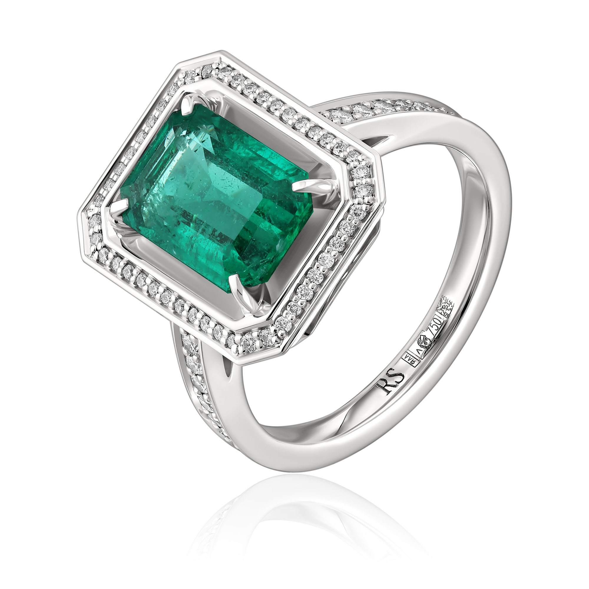 Кольцо из белого золота с бриллиантами и изумрудом 2.56 ct