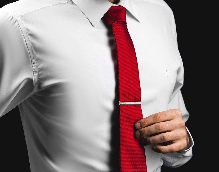 Как носить зажим для галстука