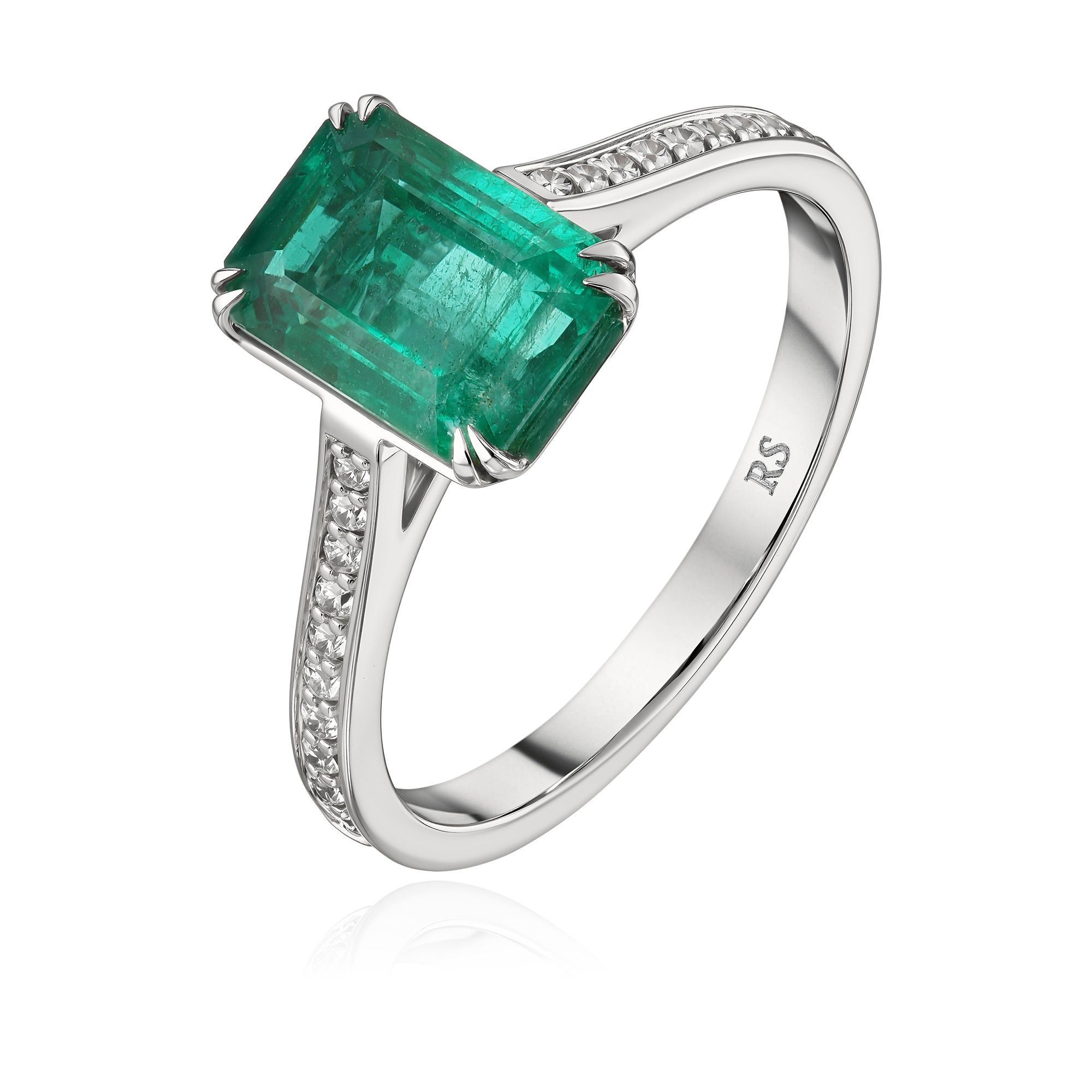 Кольцо из белого золота с бриллиантами и изумрудом 2.62 ct