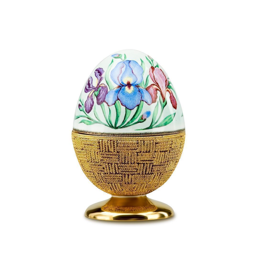 Яйцо-шкатулка «Цветы в корзине» из серебра