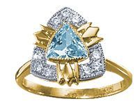 Кольцо из желтого золота с топазом и бриллиантами