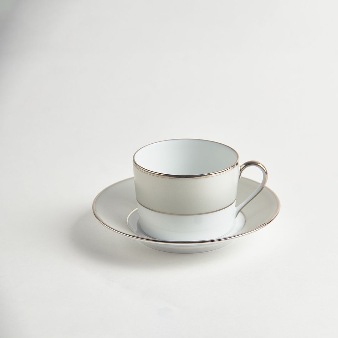 Чашка с блюдцем для чая