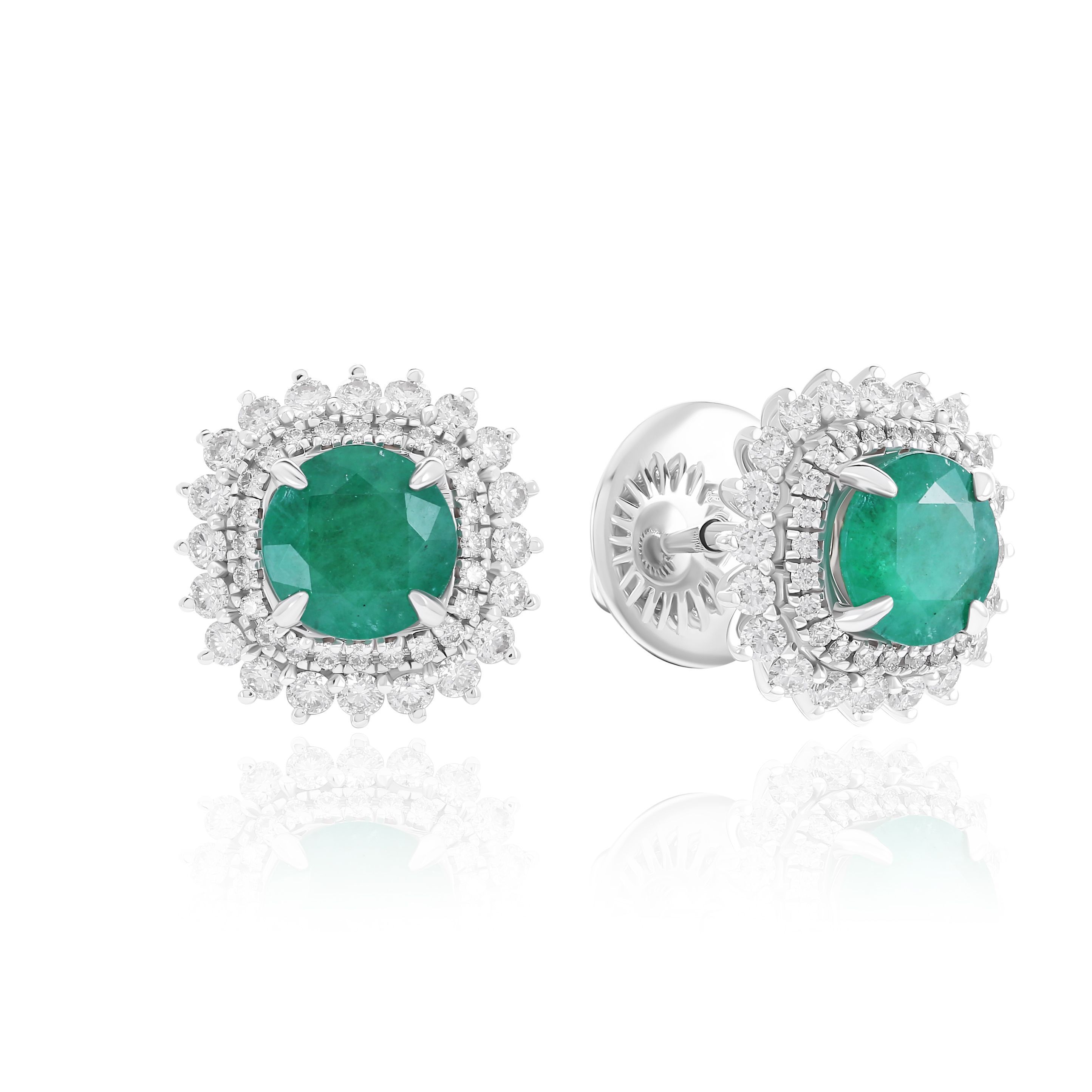 Пусеты из белого золота с бриллиантами и изумрудами  2.53 ct
