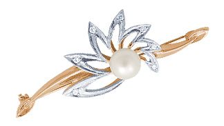 Брошь из красного золота с бриллиантами и жемчугом