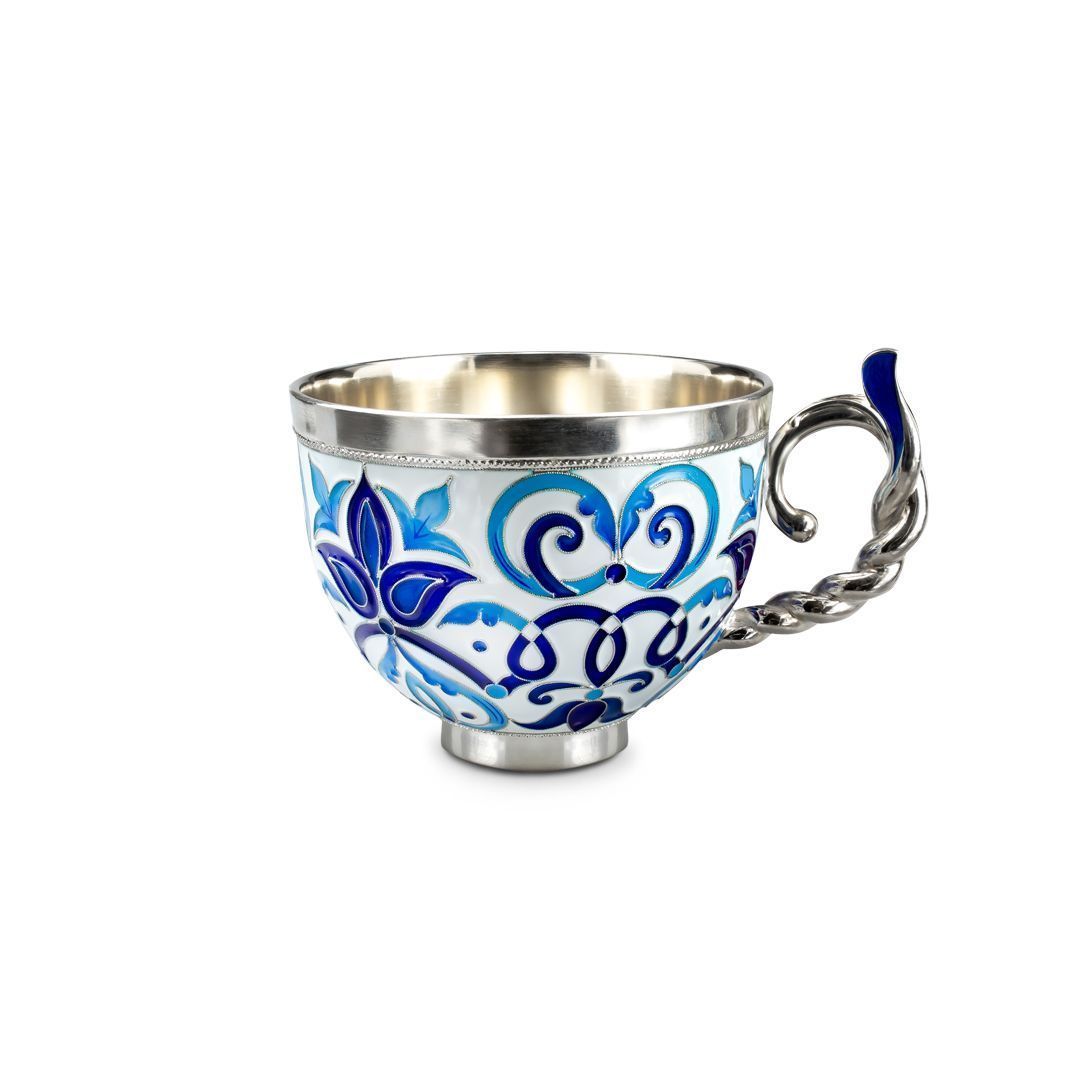 Чашка из серебра
