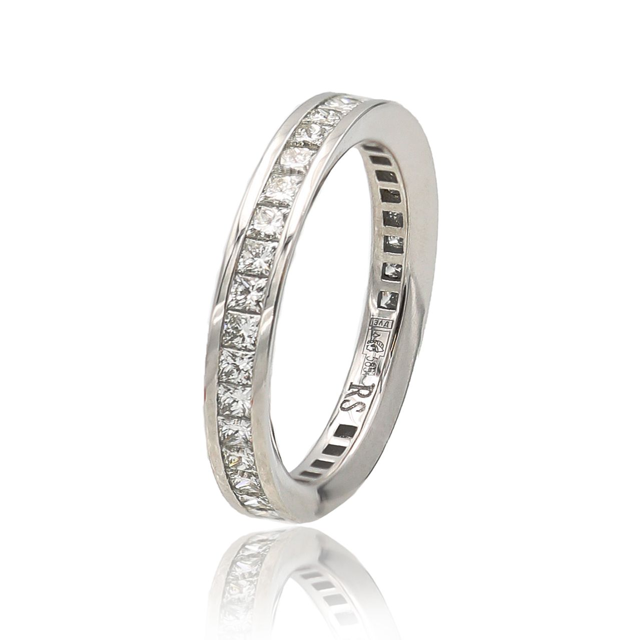 Кольцо из белого золота с бриллиантами