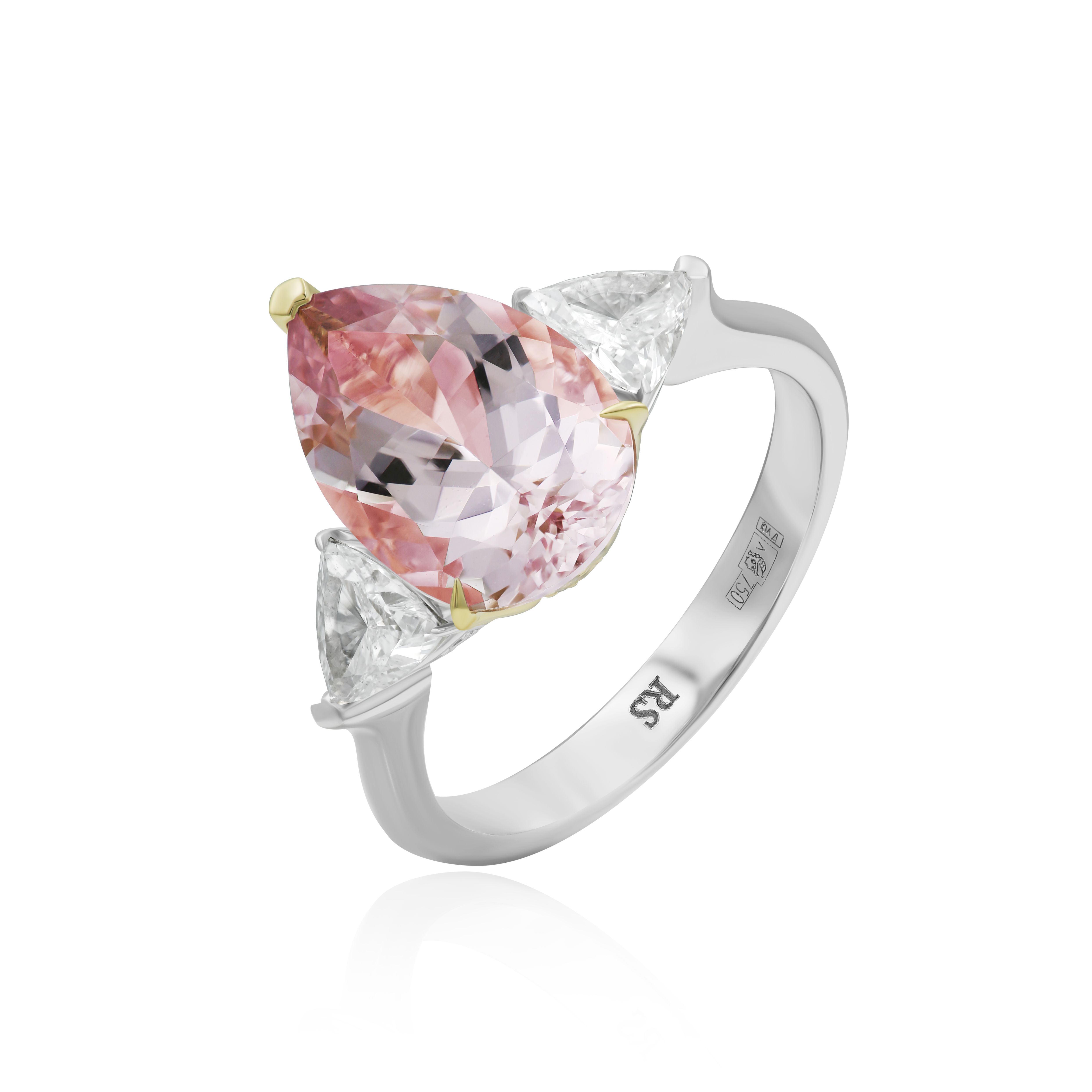 Кольцо из белого золота с бриллиантами и морганитом 3.62 ct
