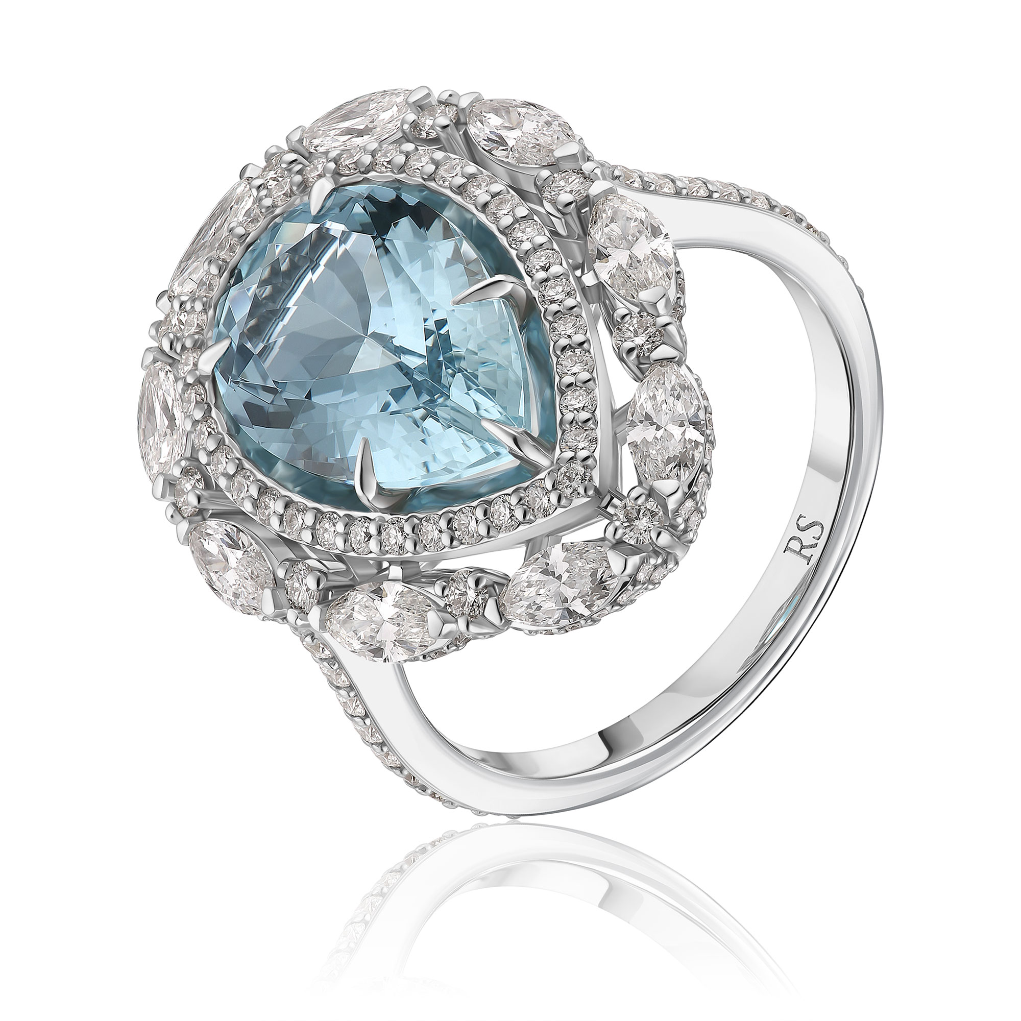 Кольцо из белого золота с бриллиантами и аквамарином 3.97 ct
