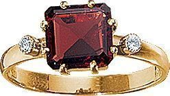 Кольцо из красного золота с бриллиантами и альмандином