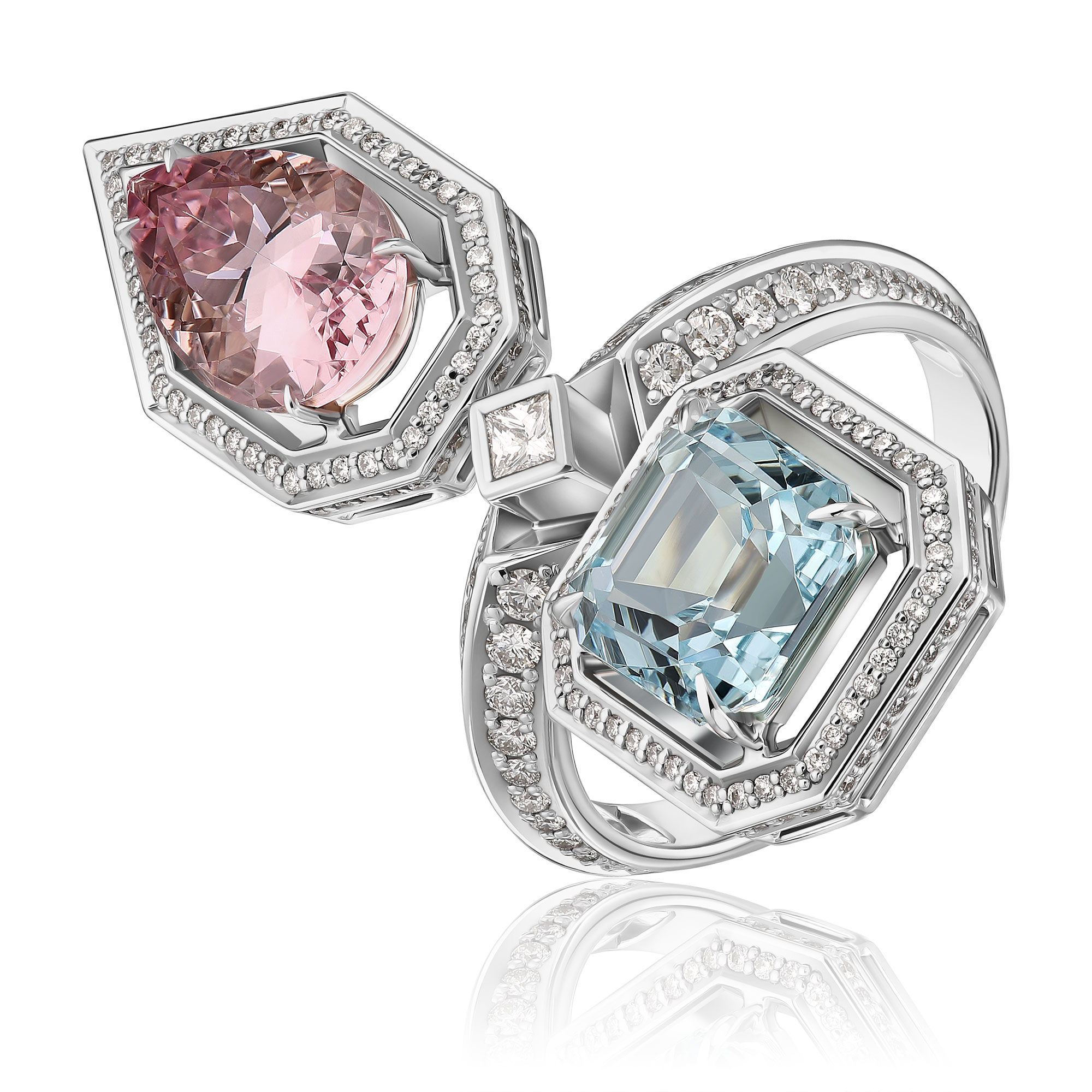 Кольцо из белого золота с бриллиантами, морганитом 2.67 ct и аквамарином 3.54 ct