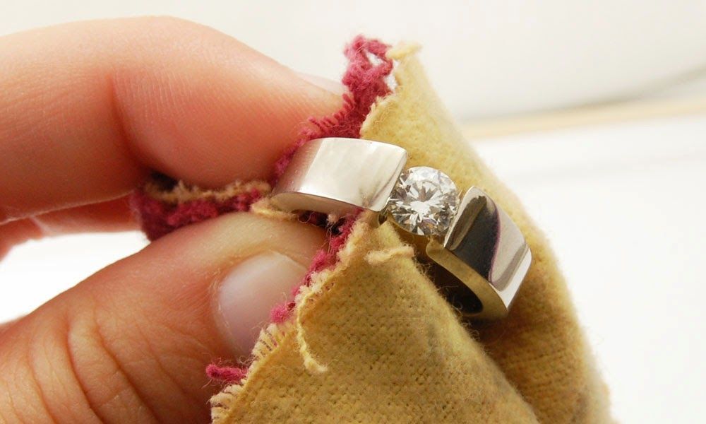 Как почистить золотое кольцо — Полезные материалы на корпоративном сайте«Русские Самоцветы»