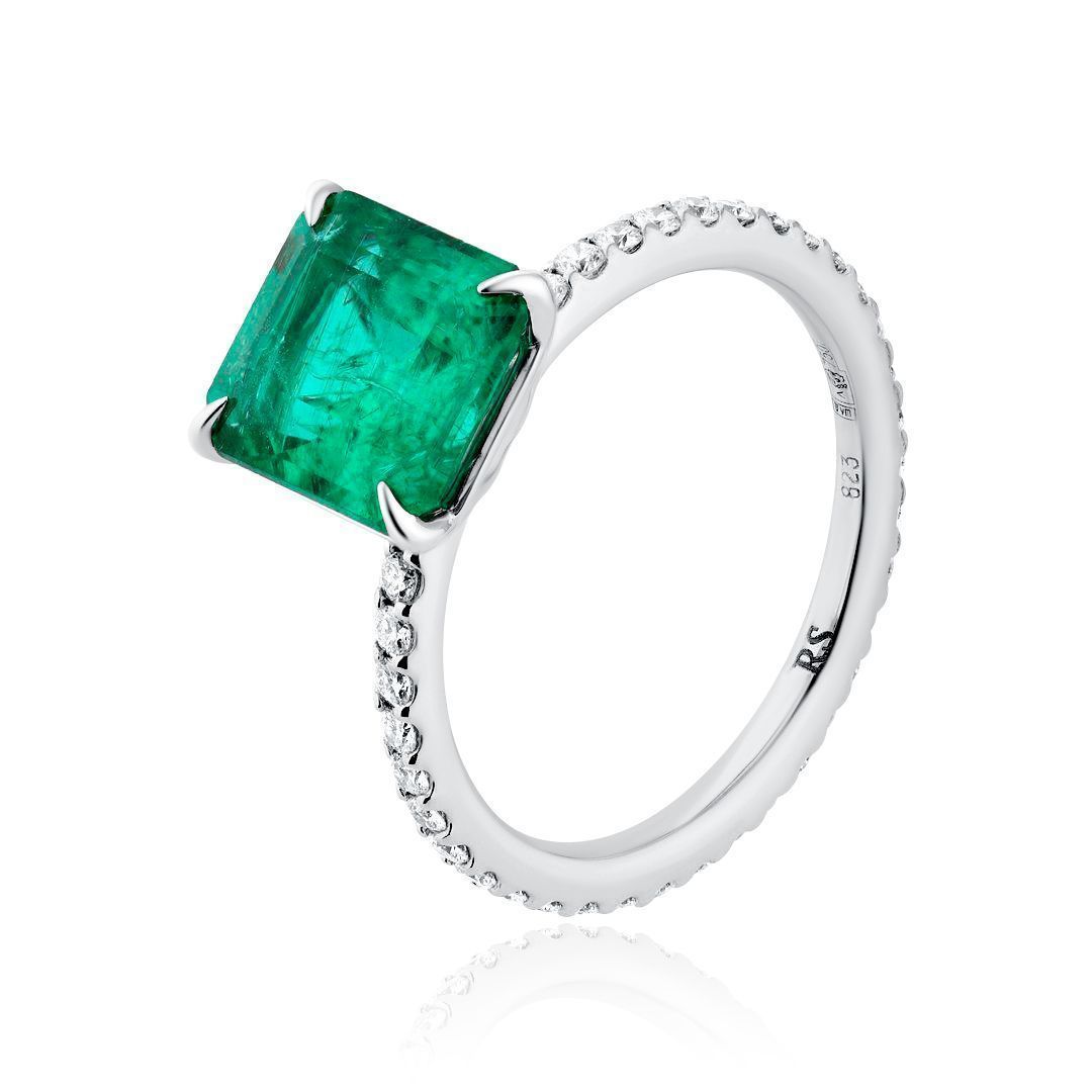 Кольцо из белого золота с изумрудом 3.19 ct и бриллиантами