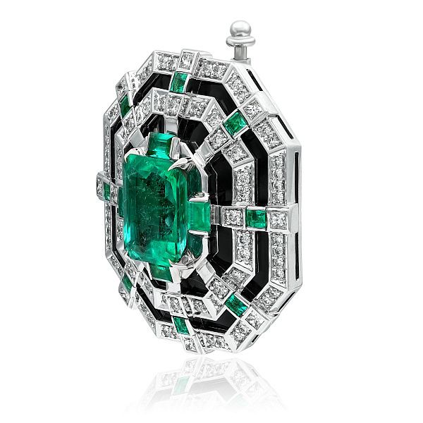 Брошь из белого золота с изумрудом 3.59 ct и бриллиантами