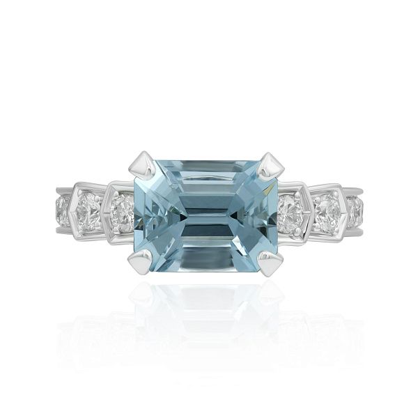 Кольцо из белого золота с бриллиантами и аквамарином 3.05 ct