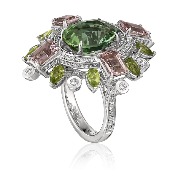 Кольцо из белого золота с бриллиантами, хризолитами 1.85 ct, морганитами 3.465 ct и турмалином 7.38 ct