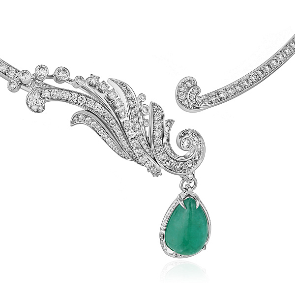 Колье из белого золота с бриллиантами и изумрудом 9.42 ct