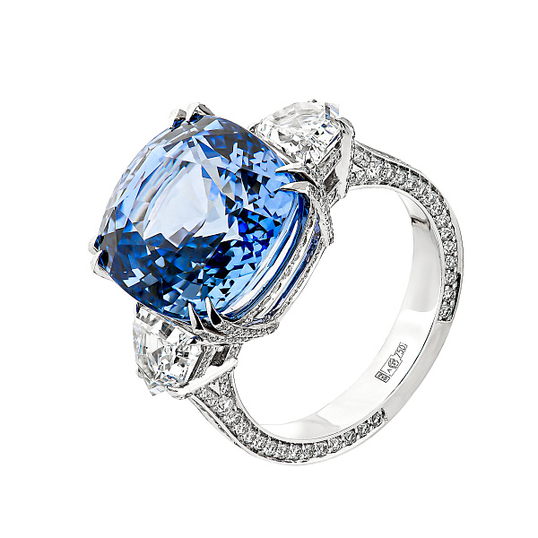 Кольцо из белого золота с бриллиантами и сапфиром 16.33 ct