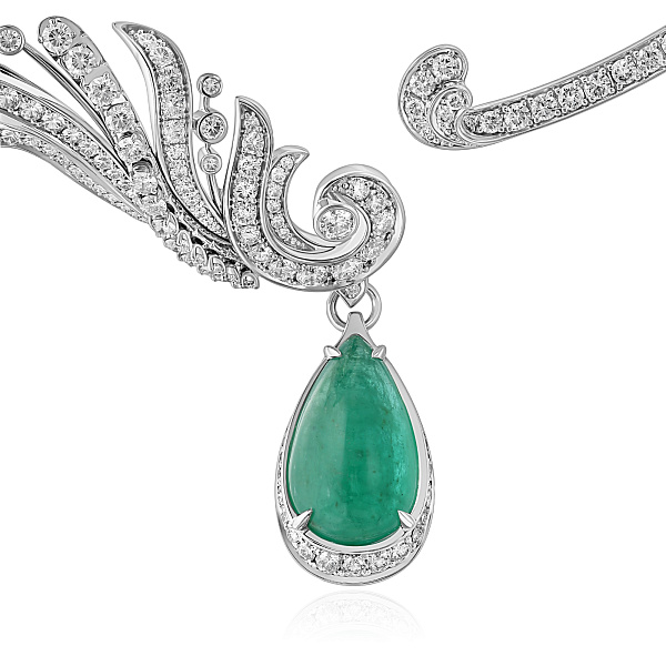 Колье из белого золота с бриллиантами и изумрудом 9.42 ct