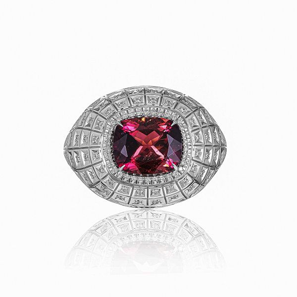 Кольцо из белого золота с бриллиантами и турмалином 5.08 ct