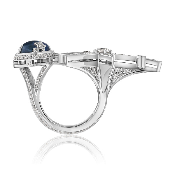 Кольцо из белого золота с бриллиантами и сапфиром 8.38 ct