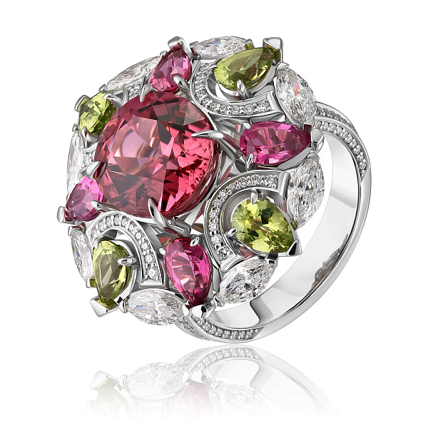 Кольцо из белого золота с турмалином 5.85 ct, бриллиантами и хризолитами