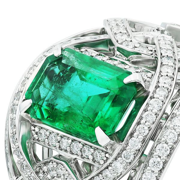 Кольцо с бриллиантами и изумрудом 2.76 ct