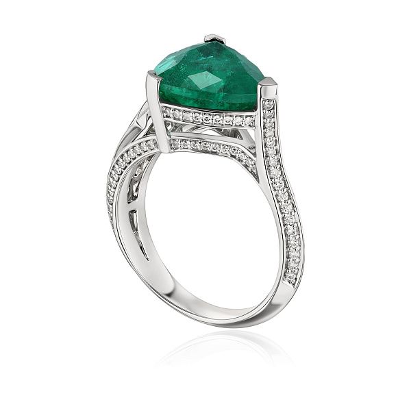 Кольцо из белого золота с бриллиантами и изумрудом 4.24 ct