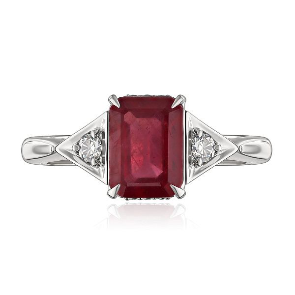 Кольцо из белого золота с бриллиантами и рубином