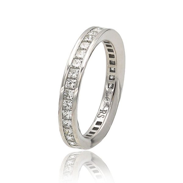 Кольцо из белого золота с бриллиантами