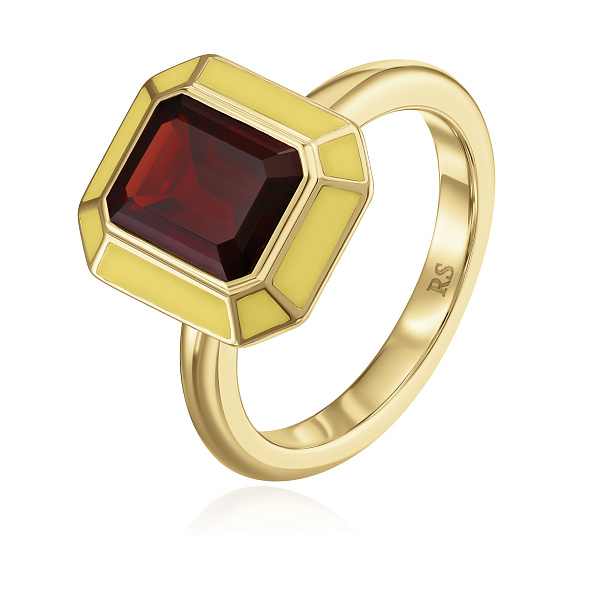 Кольцо из желтого золота с гранатом
